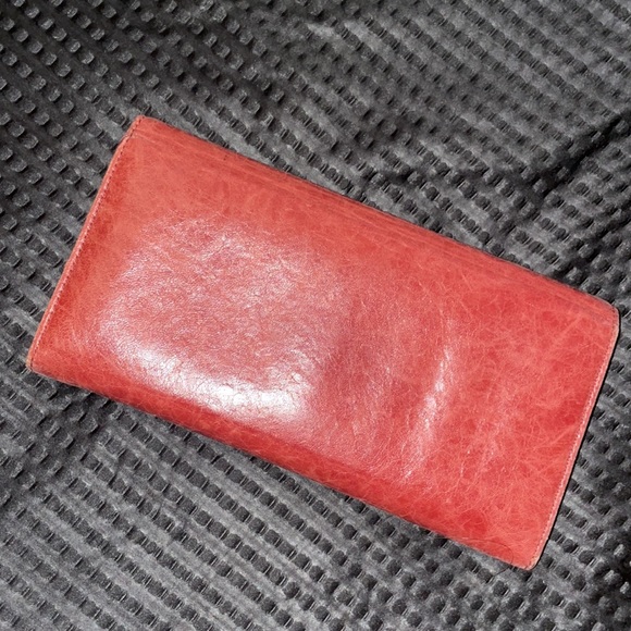 ❤️❤️SOLD❤️❤️BALENCIAGA LONG WALLET - Picture 2 of 6